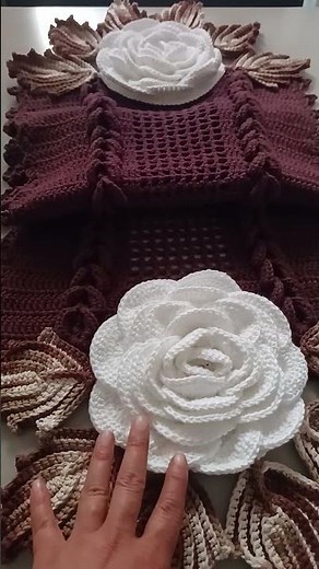 Braided table runner 🤎 available step-by-step. #crochet #craftbusiness #crocheting #tablesetting