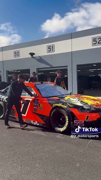 Exploring NASCAR at LV Motor Speedway: An Overview