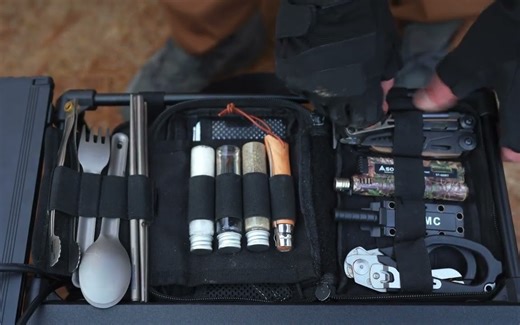 【自驾露营】卫士佬在深秋里面，享受着日光享受着山林，享受着自己创造的温暖，