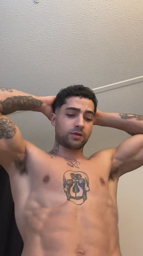 Drako Aponte on Instagram: "Why is my floor sounding like this? 🧐 . . . . . #explore #viral #reels #fit #abs #tattoos #model #men #funny #latino #contentcreator"