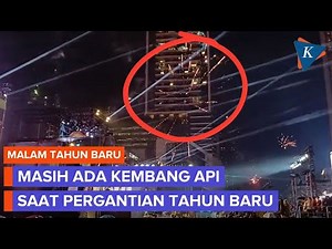 Detik-detik Kembang Api Menyala di Bundaran HI Saat Tahun Baru 2026