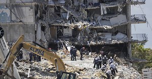 152 still unaccounted for in Florida building collapse, Miami-Dade County mayor says