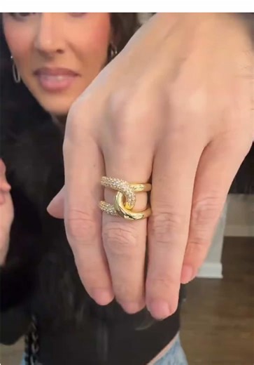 Love this ring! #ring #righthandring #fashionring #statementring #diamondring