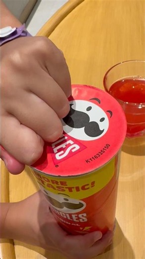 🎬 Opening Original Pringles ASMR 🥔🎧✨ #amsr