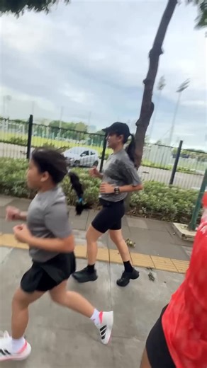 Ibnu Jamilo on Instagram: "produksi hormon kebahagiaan bersama anak istri 🤍❤️ Glory Glory #jamilosjourney"