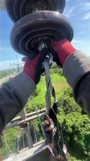⚡😱 How Linemen Install a Clevis Pin for Preformed Wire Grips! #Shorts