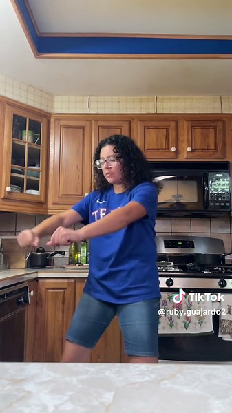 #dc #dance #notapro #sabrinacarpenter #bedchem #fyp #foryou #foryoupage #fypシ゚viral #viral #abcxyz #zxycba dc:me