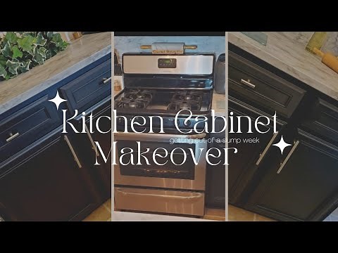 DIY Kitchen Cabinet Makeover / Peel and Stick Contact Paper Kitchen Cabinets