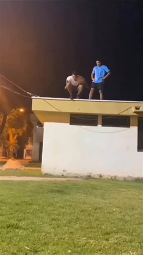 Amritanjali on Instagram: "One of the most misunderstood concepts about JWT (JSON Web Tokens) is this: “JWTs are stateless, so you don’t need server-side storage or invalidation.” That belief is partially true and often leads to security and architectural bugs. 1️⃣ JWT is NOT “automatic stateless authentication” Reality: JWTs are self-contained, not self-managing. The server does not store session data But the server must still control validity, revocation, and scope Many developers think: “Once