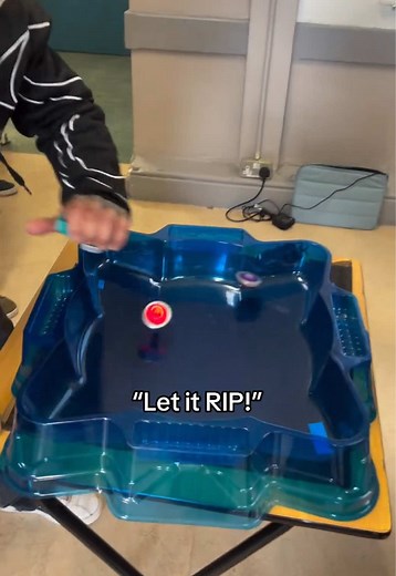 Beyblade Battle Highlights: Friends Play Pegasus and Metal Fusion