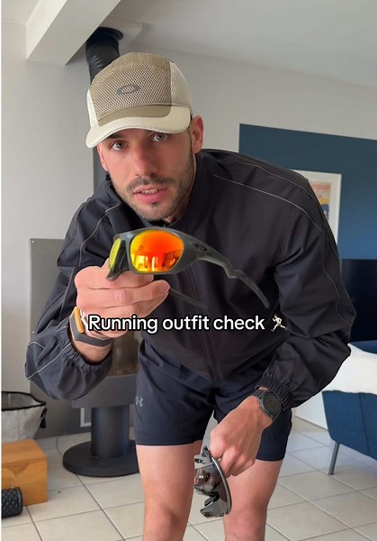 Running outfit check de mon run recup de ce matin 🏃🏻 @Oakley merciii pour ces cadeaux ! #runner #running #runningoutfit #oakley