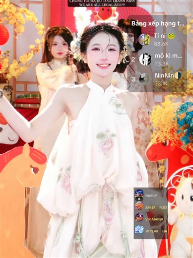 Couple dance của Tini và Moki trong việt phục cách tân. 2 cọng lông đằng khiến 2 ẻm như có tai thỏ á, dễ thương @V-WORLD 019 @mồ kì mố ki 🦀 @Tí nị 🐸 #moki🦀 #tini🐸 #tinivworld019 #mokivworld019 #vworld019tini