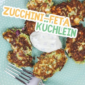 Leckere Low-Carb Zucchini-Feta Küchlein