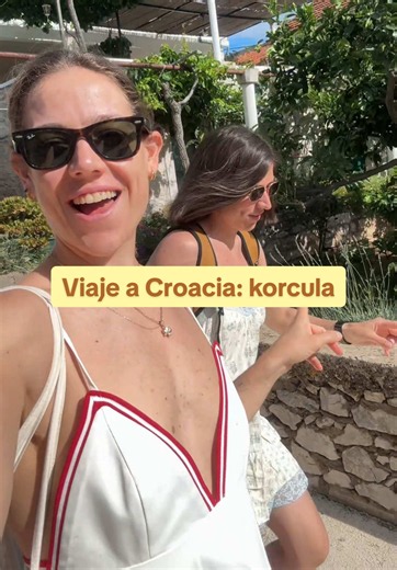 Siguiendo con el itinerario de Croacia — de Dubrovnik a Korcula por dos días. Te muestro qué hicimos y dejo por aquí algunas recomendaciones: 🏝️Playitas: -en Lumbarda: Vela Prizina (la que muestro el primer dia en el reel) -islas: badija (si quieres hacer un poco de trekking) 🍹tragos y comida: -old town: restaurante largo (excelente) -Konoba Aterina -Konoba biancura #croacia #korcula #familytrip #fypage