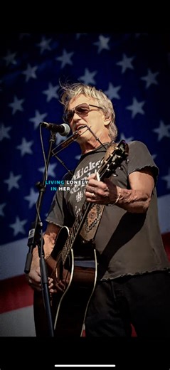 “Shadows of Her Mind” 1970 is one of Kris Kristofferson’s most hauntingly introspective songs — a portrait of love, loss, and the slow fading of someone’s spirit under the weight of memory and time. Written with the poetic melancholy that defines much of Kristofferson’s early work, the song paints a quiet but devastating picture of a woman haunted by her past — and a narrator powerless to save her. | Kris Kristofferson Fans