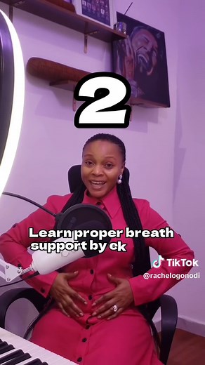 7 Tips to Sing Better and Improve Your Voice