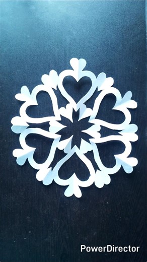 Easy beautiful paper snowflake ❄ #like ❤️❤️#origamisnowflake #papercrafts #trendingshorts #ytshorts