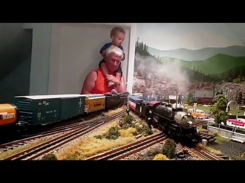 O GAUGE HIGHRAILING WITH LIONEL AND MTH ON A SUPER DETAILED LAYOUT in 4K.