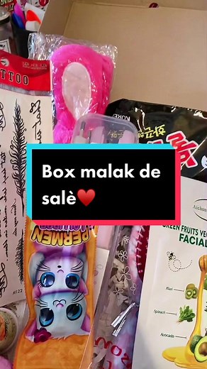 Unboxing Hello Kitty Surprise Box and Cute Accessories