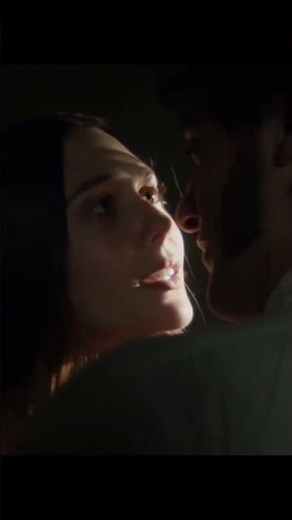 Elizabeth Olsen kiss scene...