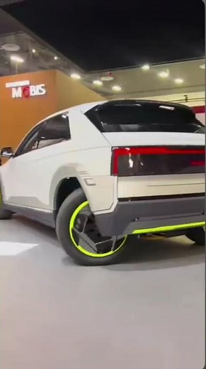 "This Futuristic Car Can Rotate 360° in One Spot! | Hyundai Mobis M.Vision TO 🚗⚡"