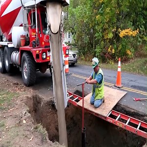 Watch This Groundbreaking Tech Fix a Huge Hole in the Road Seamlessly | Machinery Fastest