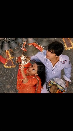 🧿💗!! on Instagram: "Cinema peaked here...💗🫠 (Vivah) . . Vivah movie song, Milan Abhi Aadha Adhoora, Shahid Kapoor Amrita Rao, Vivah movie full song, romantic Hindi song, Bollywood romantic songs, old Bollywood songs, Hindi love song, love status song, Vivah film songs, Milan Abhi Aadha Adhoora status, Vivah movie best scene, love song for couples, wedding song Vivah . . #MilanAbhiAadhaAdhoora #VivahMovie #ShahidKapoor #AmritaRao #BollywoodSong #HindiSongs #RomanticSongs #LoveSong #OldIsGold