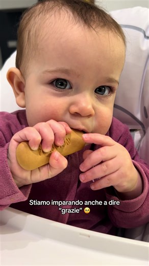 Aurora impara a dire grazie e mangiare biscotti🍪