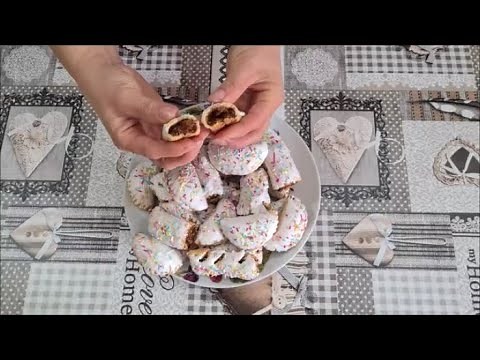 Buccellati siciliani (dolce tipico natalizio)-Sicilian Buccellati (typical Christmas sweet)