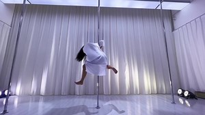 💥🎭 Mindblown! The mesmerizing chemical reaction between pole dancing and horror flicks is pure genius! 💃🎥 This contemporary Chinese dance artist has seriously got some astonishing skills! 👏✨ 🎥: xiaohongshu-宋瑶 #PoleDancing #PoleDance #DanceArtistry #ContemporaryDance #DanceInspiration #VisualStorytelling #CreativeExpressions #UniqueTalent | Fantastic China