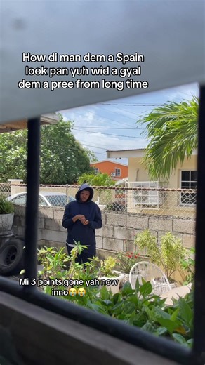 Understanding Relationships in Spain's Social Scene