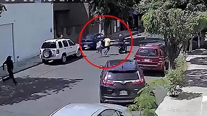 Woman who knows jiu-jitsu beats up man who robs her business