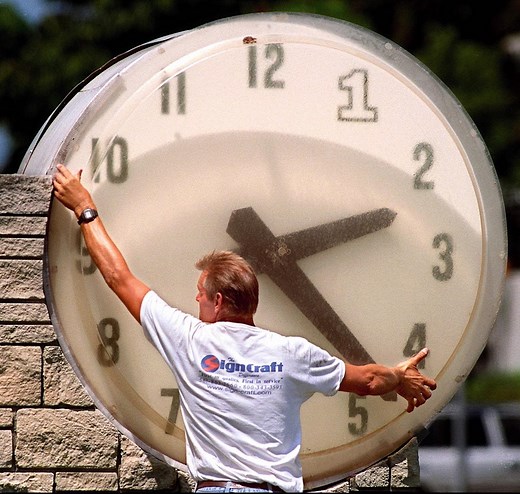 When is daylight saving time 2025? Time change is less than a month away