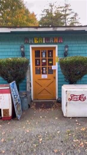 Check out the Retro Pop Shop in Lee, Massachusetts, a colorful stop packed with classic mid-century treasures. From vintage tin signs and diner stools to neon clocks and jukeboxes, the shop channels the feel of a 1950s roadside America right in the heart of the Berkshires. . Many of the items come from old motels, soda fountains, and amusement parks around New England, giving each piece a story tied to the region’s pop-culture past. Collectors will recognize brands and logos long vanished from t
