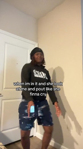 When She Looks at Me and Pouts: Understanding WLW Emotions