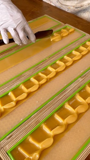 It’s these small details that make the process of soap-making so fulfilling. There’s just something special about creating a product that looks as good as it feels. 🌱✨ . . . #SoapMaking #TexturedTops #HandcraftedBeauty #ArtisanSoap #SmallBatch #OrganicSkincare #HandmadeWithLove #NaturalBeauty #Handmadesoap #Sustainableskincare | Ashley Marie Soap