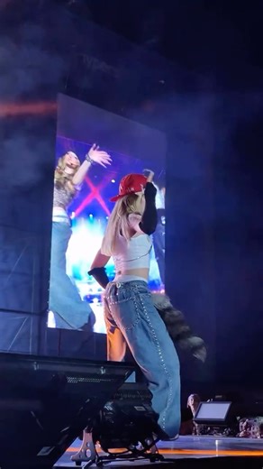 @manifestkonser on Instagram: "rampapapam eslid 🤏🏻☀️🩷 cr: tt: maiarhez #keşfettengelenler #kesfetteyiz #keşfet #keşfetbenial #kesfet"