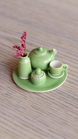 Elegant Miniature Tea Sets