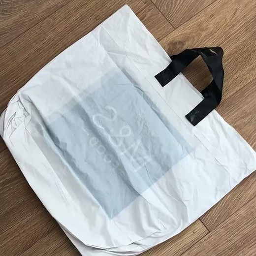 DS Smith: How to fold your plastic bags into triangles