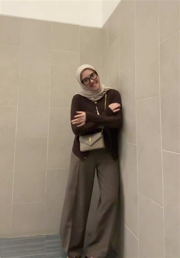 Ghina L Kebelet Poop: Momen Cewek Hijab Cantik Kebelet Berak