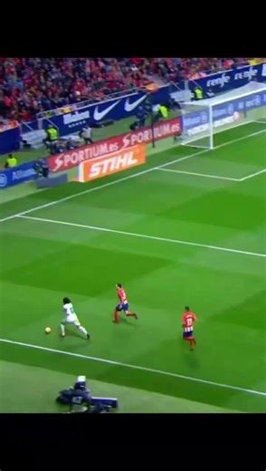 Marcelo Junior's Advanced Ball Control Skills in Football