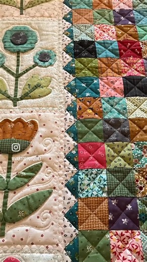 De “Honey Bee Garden” quilt is klaar. Nu de bies er nog omheen en dan mag die hangen in het atelier. Ik heb al een mooi plekje vrijgehouden. | Renate Kooij Van Hensen van Uningen