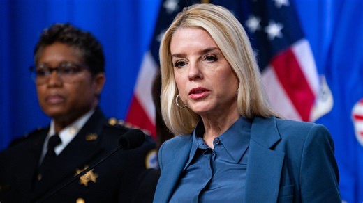 Pam Bondi bleeding support as Trump turns on her | Luis Alberto García