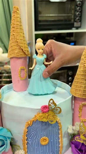 How I Made This Floating Blue Castle Cake | Princess Birthday Cake Tutorial