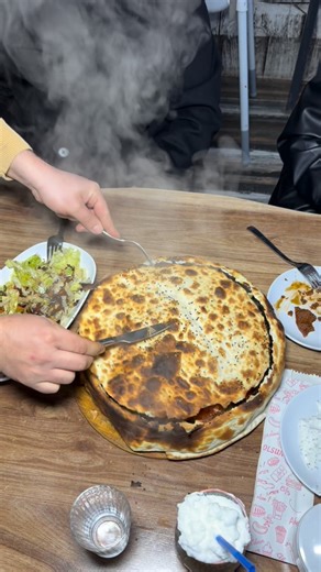 Maraşın Gurmesi | Kahramanmaraş’ın yöresel yemeği Yanyana 👍 @yanyanaci #fırınyemekleri #yanyana #yöresel #reklam | Instagram