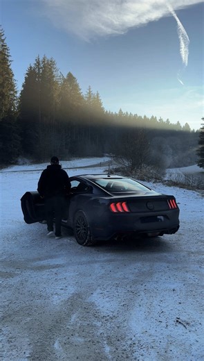 Enjoy every drive. Some moments don’t come back. That’s why they matter. • • #drivingtherapy #morningdrive #carculture #carguy #fordmustang