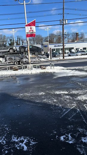 Is this the right way to unload a vehicle?? #fyp