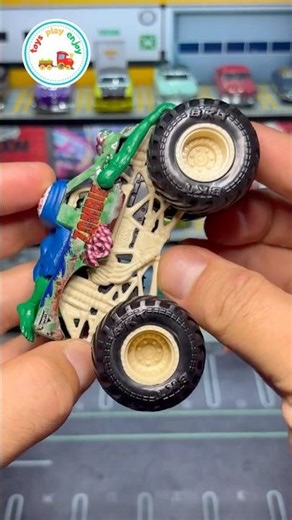 Monster Jam Monster Trucks Zombie 1:64 Monster Toy Truck Showcase