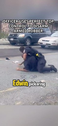 Officer Uses Perfect Top Control to Disarm Armed Robber #shorts