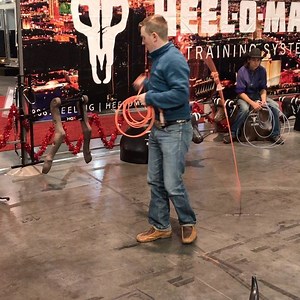 What does Fast Back cowboy, trick roper, and PRCA performer do when he’s not working? Trick rope of course!! @rider_kiesner @heelomatictrainingsystems #CowboyChristmas #NFR2019 #PRCA #FastBackRopes #QualityToTheCore #FastBackCatches #LaunchTheRocket #TeamRoping #Rodeo | Fast Back Ropes
